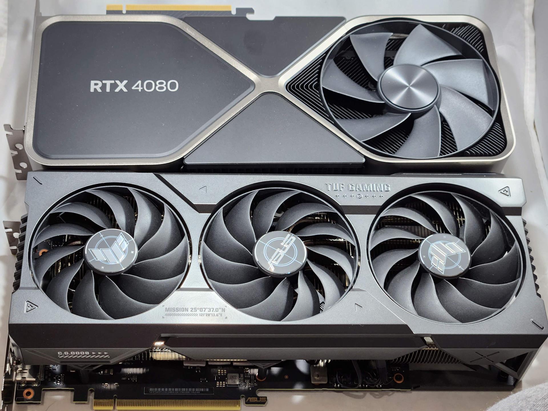 I can't stop thinking about this ridiculously small Asus RTX 4070
